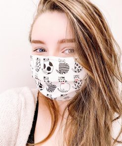 Young woman wearing a Facemask
